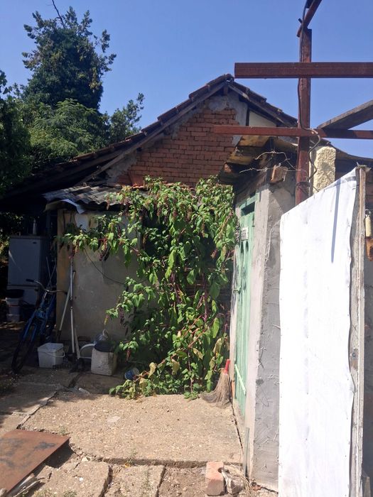 Продавам къща в село Каменец/Плевенско