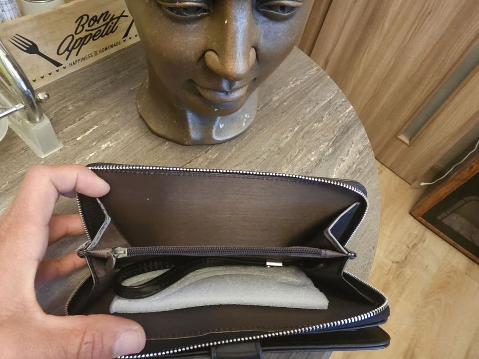 Ново дамско портмоне