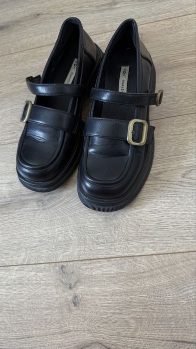 Отдам женскую обувь