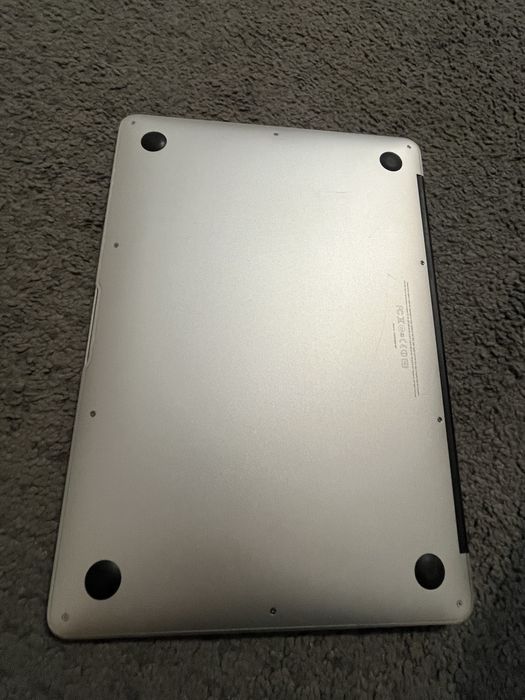 Macbook air i5 -13 inch din 2011