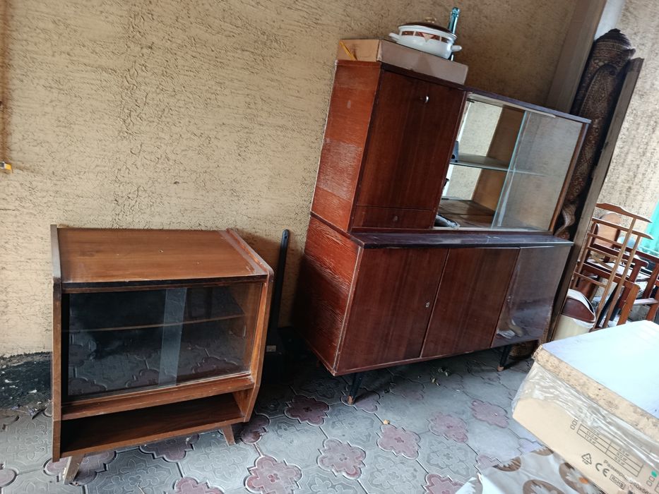 Сервант, тумба под телевизор и стол