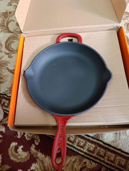 LE CREUSET hcccgjbnnkjbncxjbb