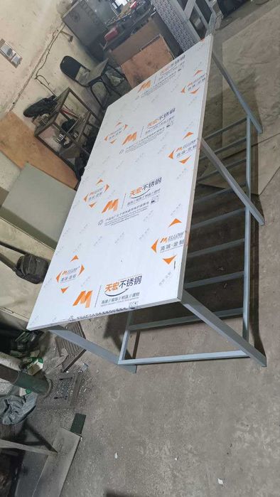 Стол кондитерский из нержавейки и металла qandolatchilik stoli kafe