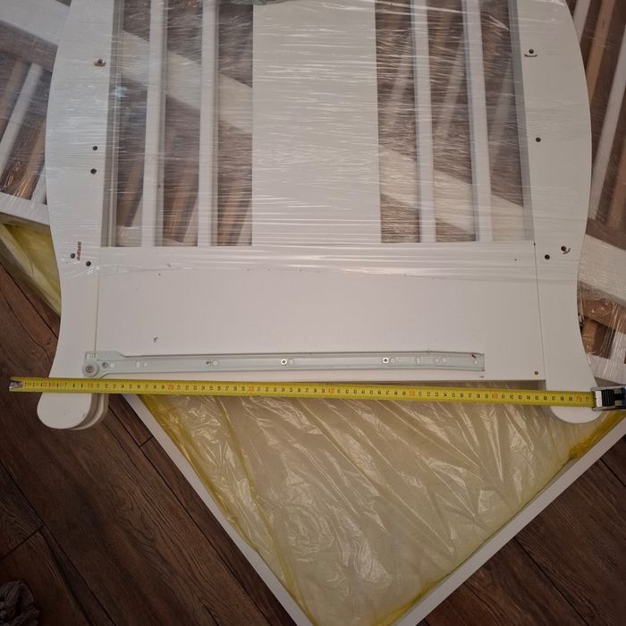 Patut de lemn bebelus