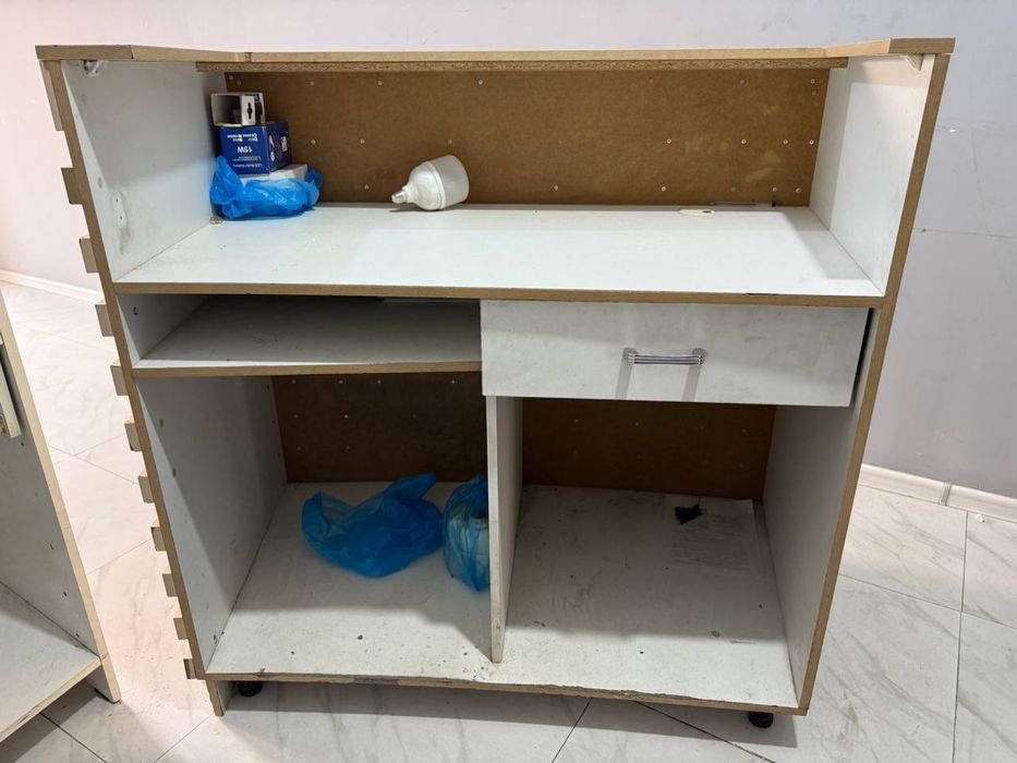 Ресапшн стол,тумбочка, стул ожидания