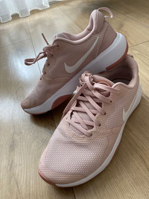 Маратонки Nike !