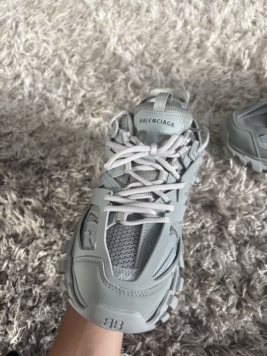 Balenciaga track