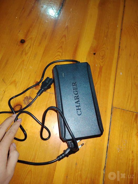 Skuter zaryadchigi 60W 3A li ikkita sotiladi