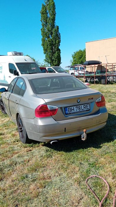 Vand Bmw seria 3 cu motorul defect
