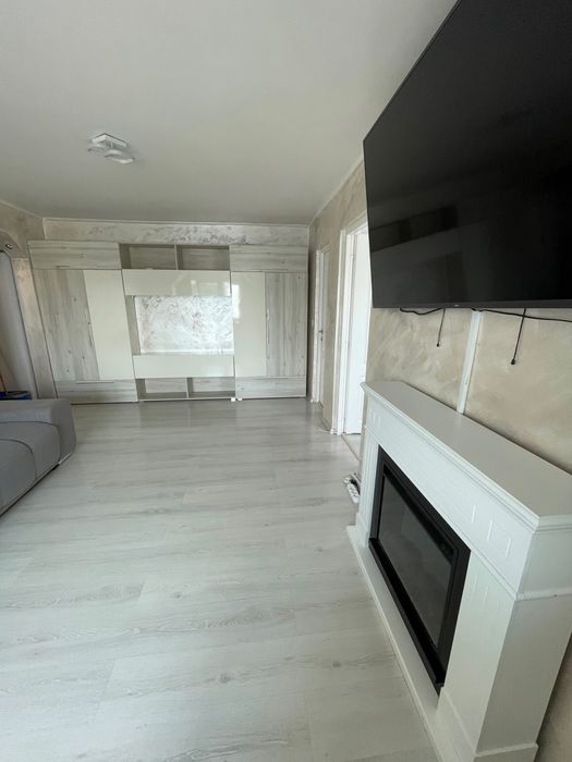 Apartament oferit spre inchiriere….whatsapp