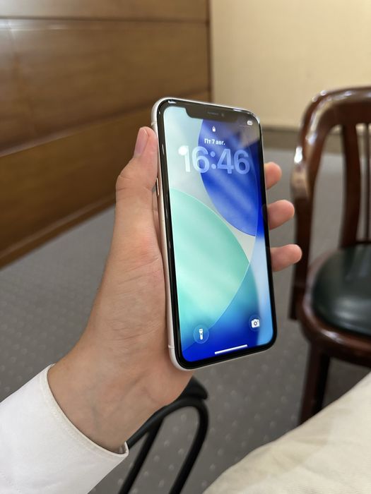 IPhone 11 в белом цвете