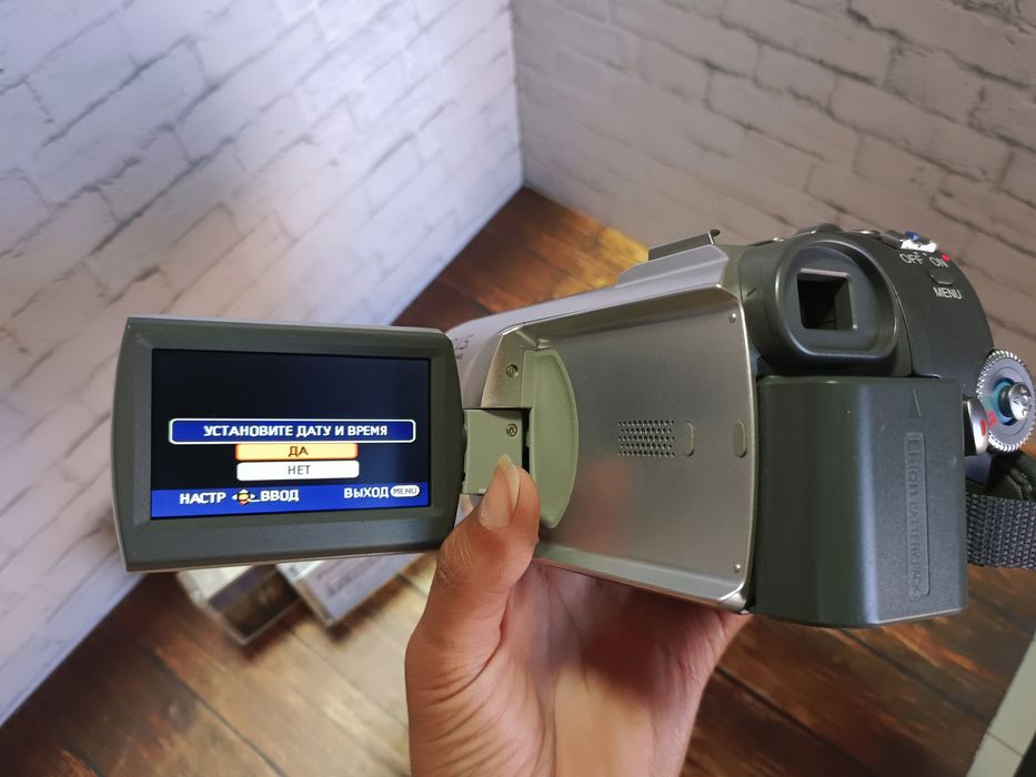 Видеокамера Panasonic mini DV NV-GS80