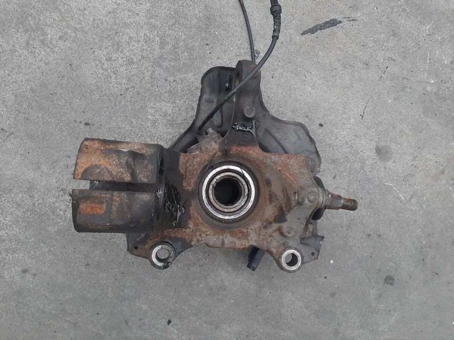 fuzeta dreapta  fata 2.2 hdi peugeot boxer  2006 -2014