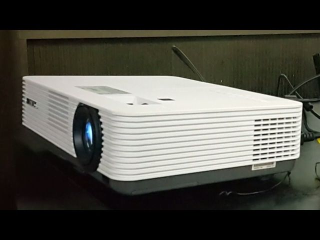 Проектор Sony vpl-dx220