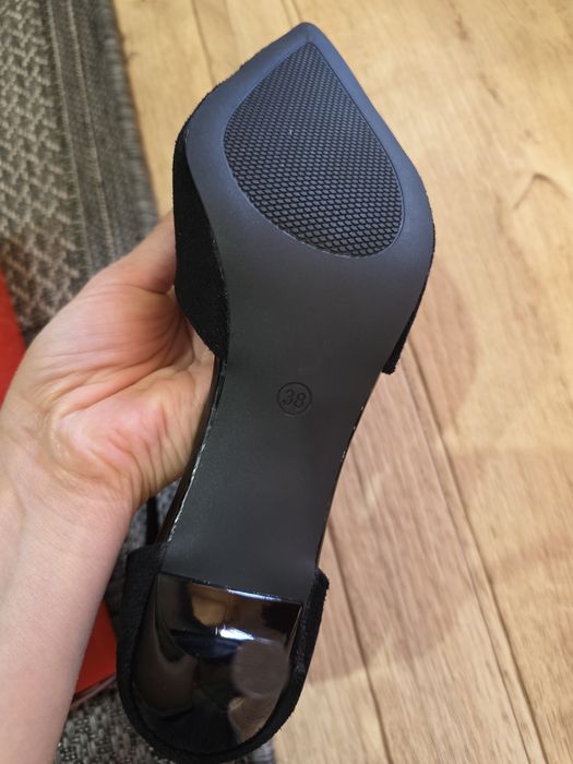 Продам новые туфли