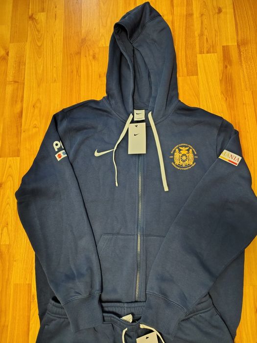 Vând trening barbati Nike
