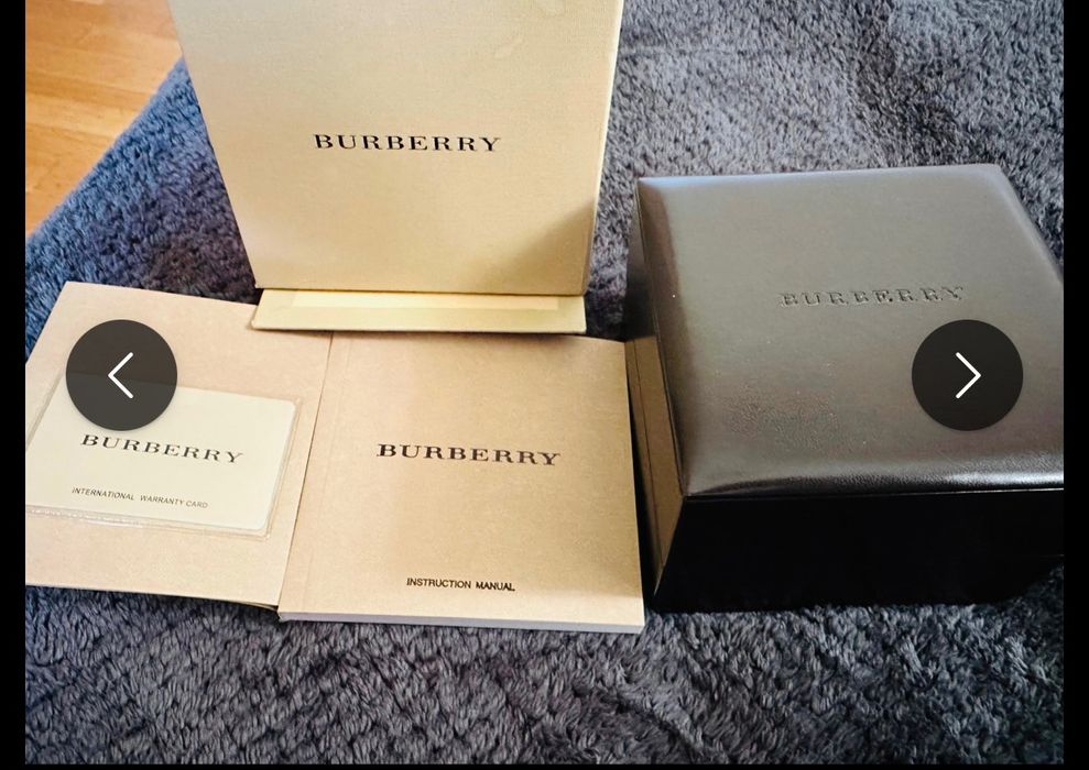 Часовник Burberry ,нов с кутия