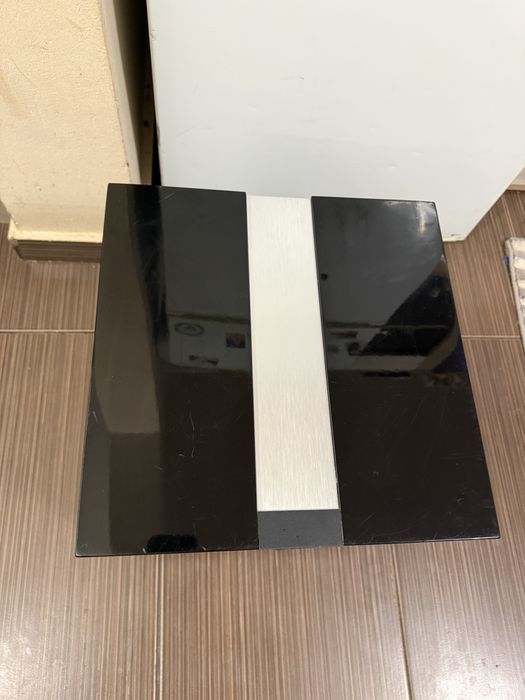 KEF R400b Качествен и масивен Subwoofer