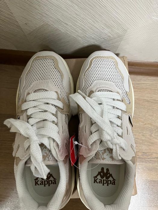 Женские кроссовки kappa