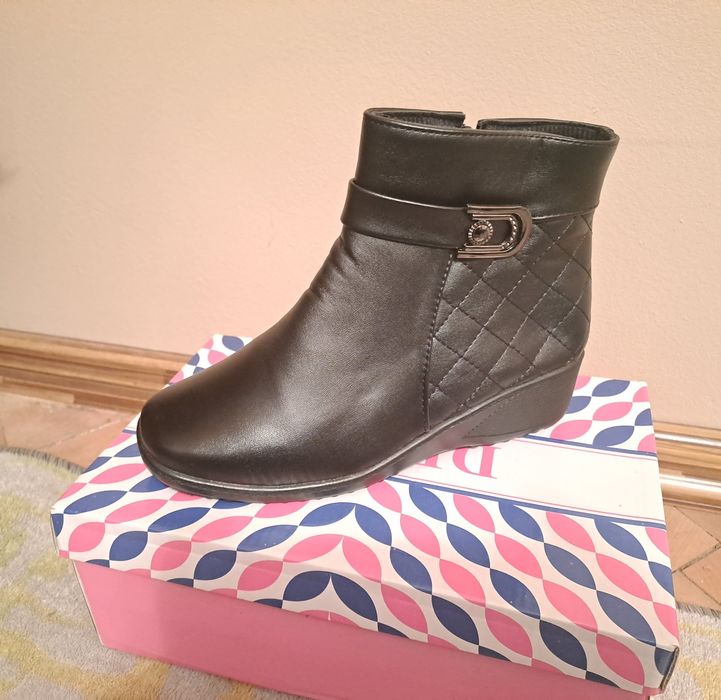 Дамски боти-15лв