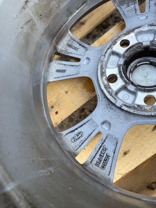 5x108 16 Ford Focus OEM