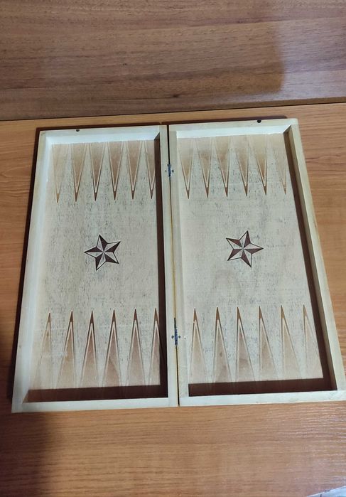 Шах с дървени фигури 35 х 35 см