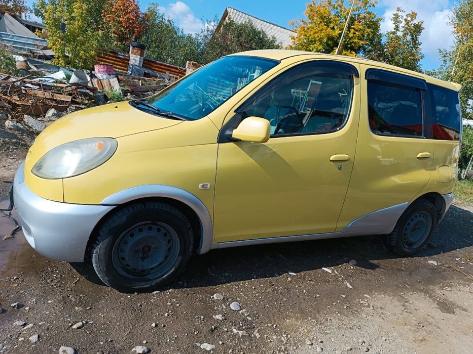 Toyota Fun Cargo 2000 г.в.