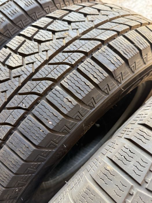 Зимние шина 225/65R17
