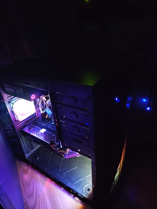 PC Gaming i5-7500 | 16GB DDR4 | RX 580 8GB VRAM | SSD M.2 + HDD | Idea