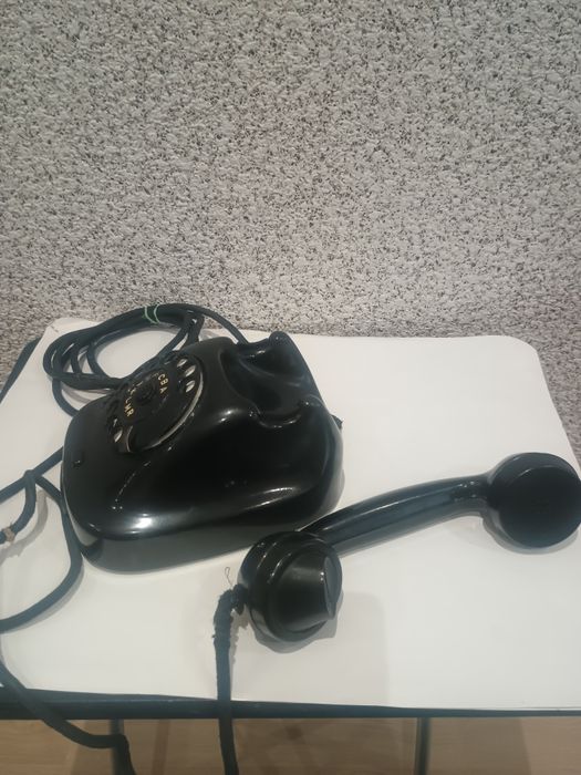 Комплект -бакелитов  телефон и домофон .