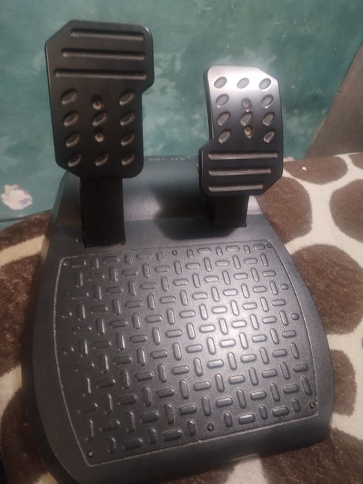 Volan thurstmaster T80 ferrari 480 ps5/PS4/pc