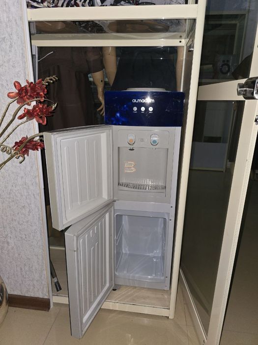 Кулер для холодной и горячей воды