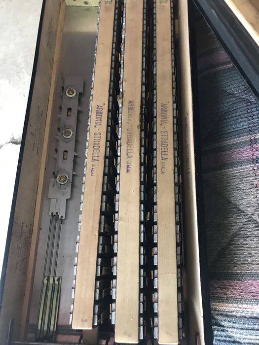 Acordeon  Italian cu 120 basi