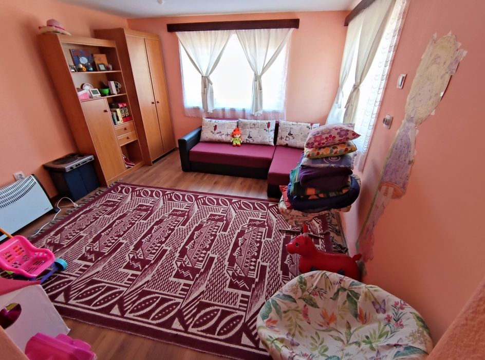 De vânzare casă în Calușeri , comuna Ernei