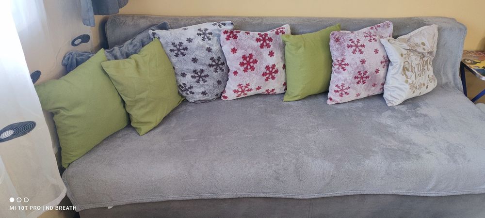 Разтегателен диван