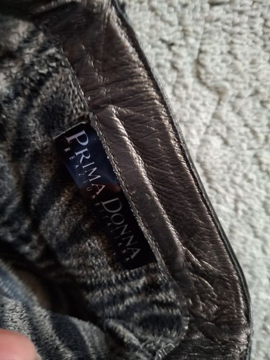 Cizme din piele cu toc