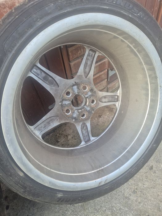 2 roti 245/40ZR19 98W + o anvelopa aceleași dimensiunj