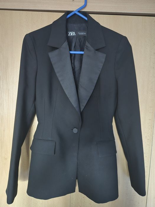 Естествена кожа сако М и черно сако Zara