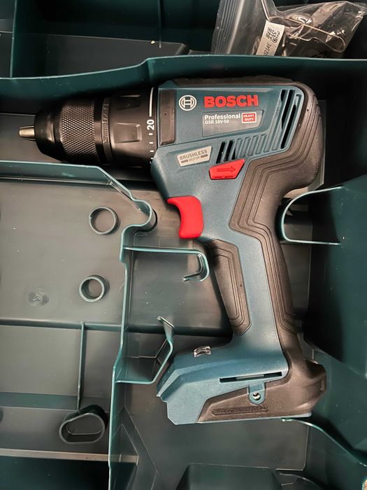 Винтоверти Makita, Bosch.
