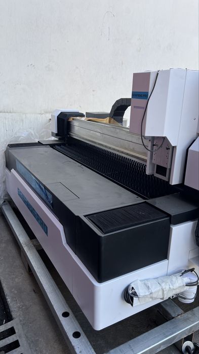 Лазерный станок для резки металла от официального дилера SENFENG PRO