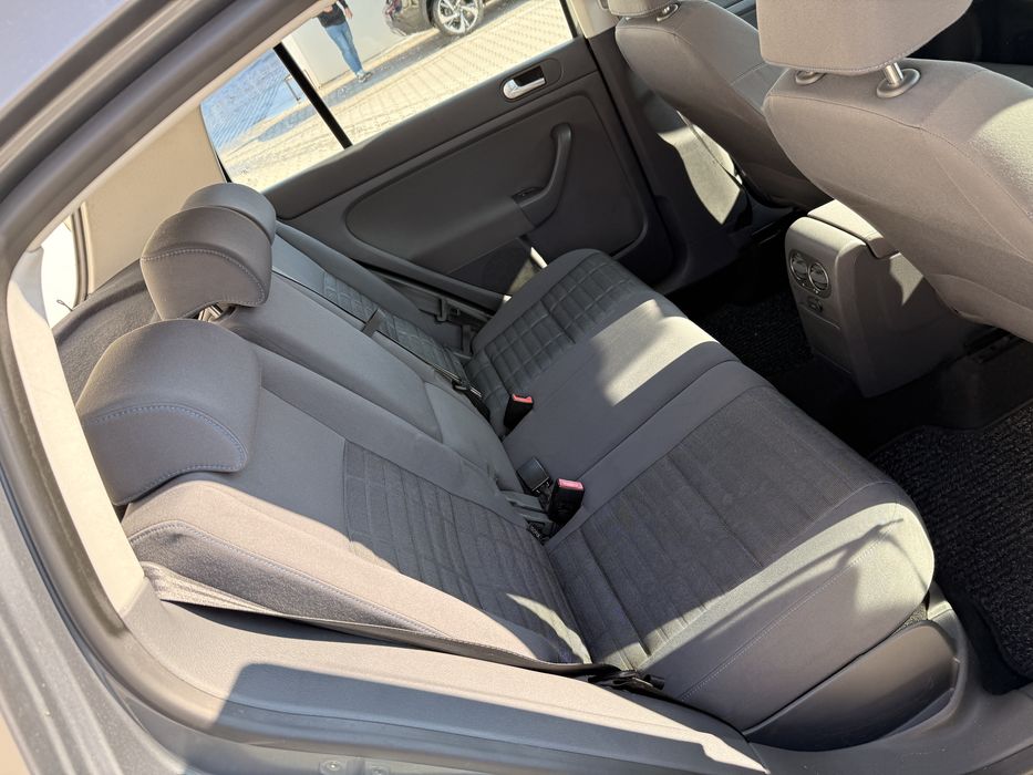 Vand GOLF PLUS 1.6 FSI 2007 benzina - stare foarte buna!