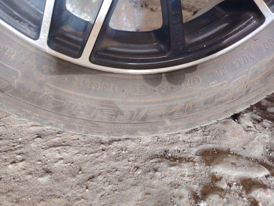 Продам диски с шинами