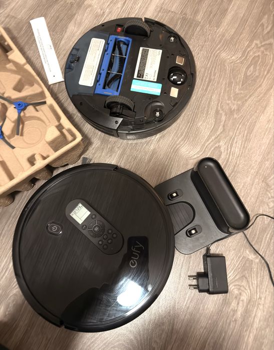 Две прахосмукачки Eufy RoboVac 11S