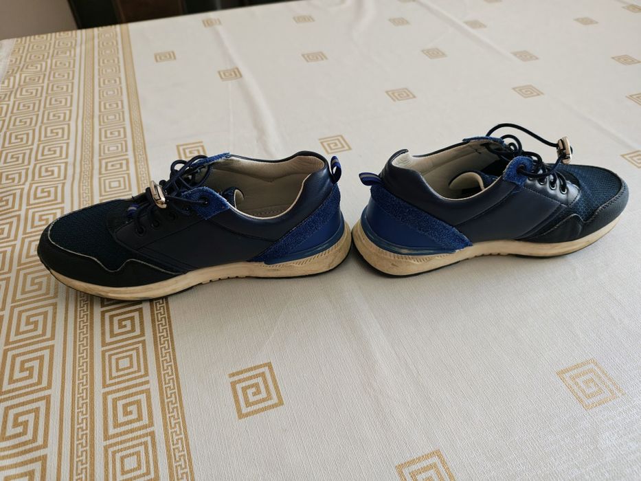 Adidas băieți,mărimea 35.Pret.30 lei.