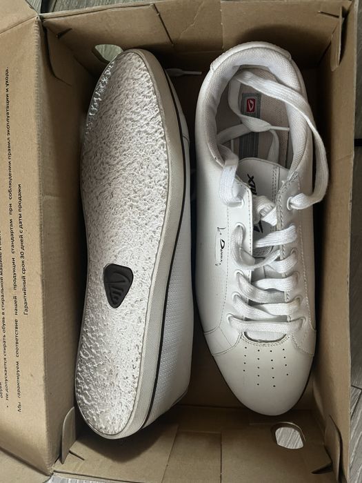 Продам кеды фирмы Demix