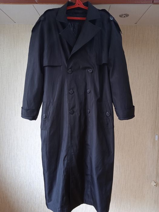 Продаётся мужской плащ