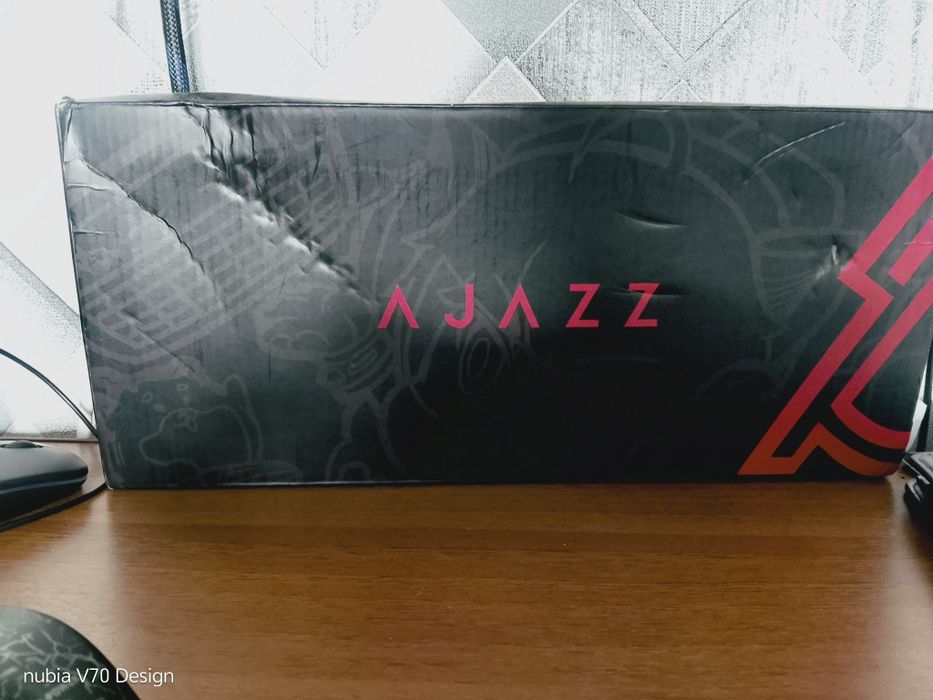 Продам клавиатуру ajazz ak820