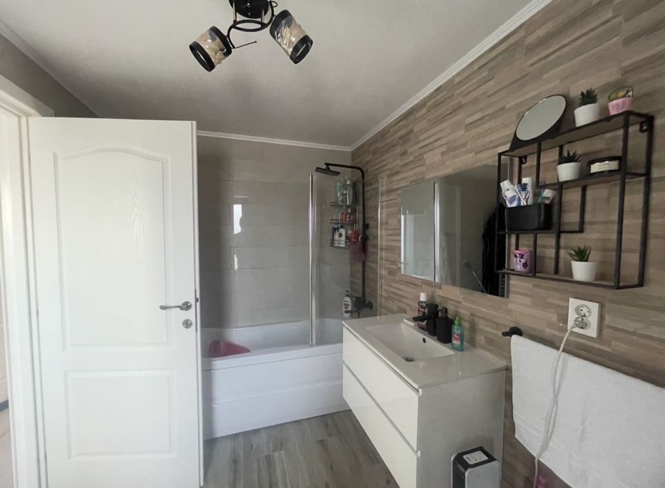 Casa Triplex mobilata si utilata complet