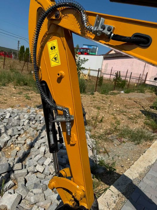 Miniexcavator Caterpillar 1,95t