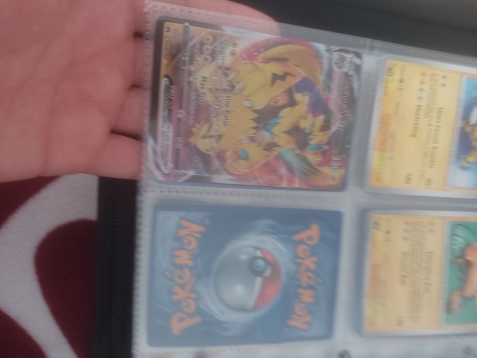 Pokemoni se vinde cu tot cu albumul